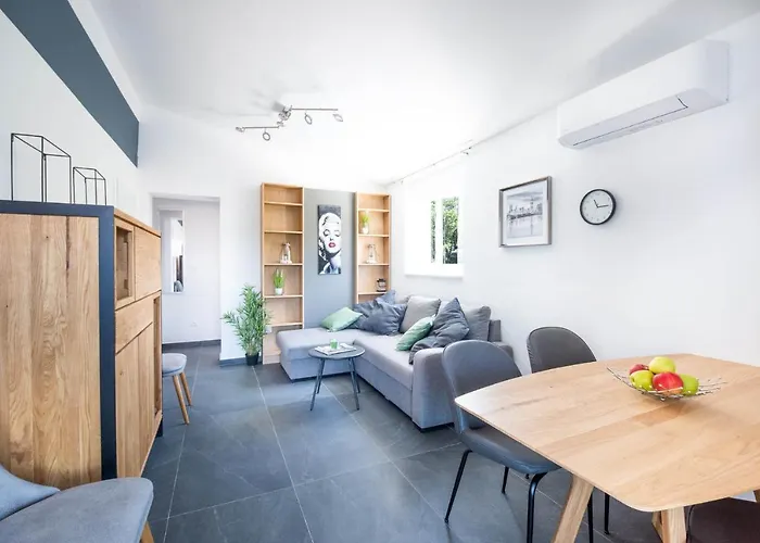 Sunset Sea Apartment *